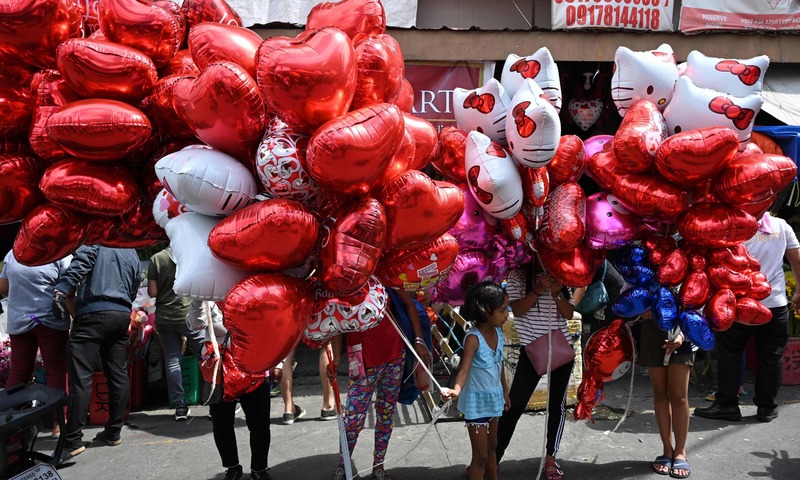 The business of Valentine's Day - Newspaper - Vimarsana News