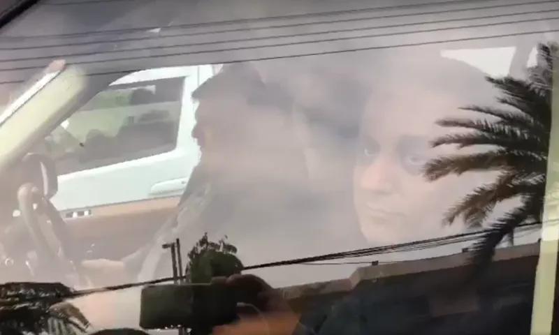 Aleem Khan joins Tareen group, laments sidelining of PTI loyalists