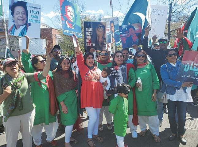 Hundreds demand Imran's return at rally outside embassy - Newspaper - Vimarsana News