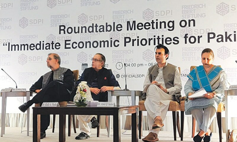 Experts call for comprehensive economic reform strategy - Newspaper - Vimarsana News