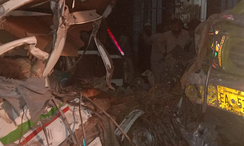 At least 12 killed, 8 injured as truck collides with two passenger vans in Gujranwala - Pakistan - Vimarsana News