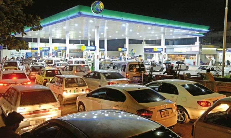 Rumours of petrol price hike spark panic buying - Newspaper - Vimarsana News