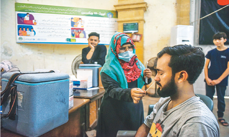 Thanks to vaccination, Karachi sees significant drop in Covid cases