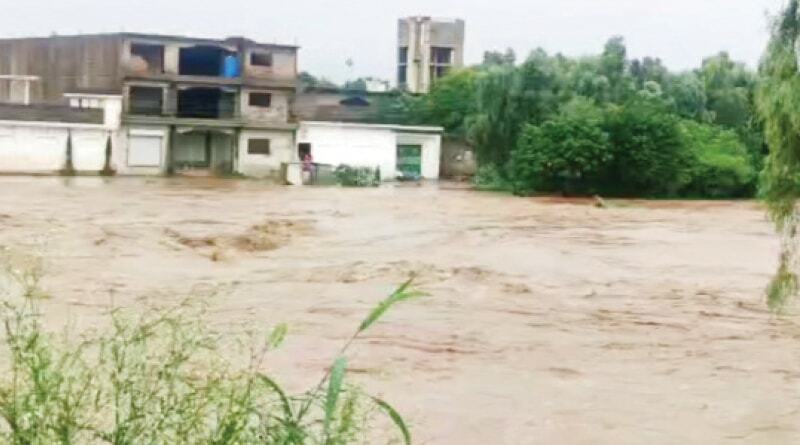 KP flash floods block roads, destroy crops - Newspaper - Vimarsana News