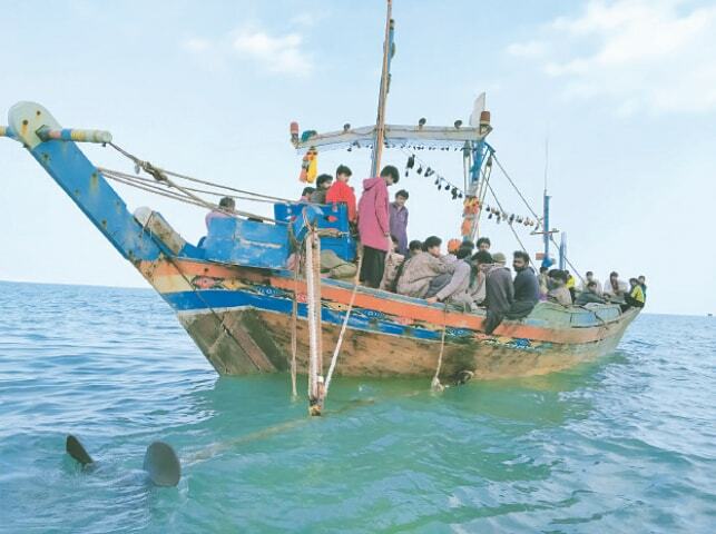 The scourge of illegal trawling - Newspaper - Vimarsana News