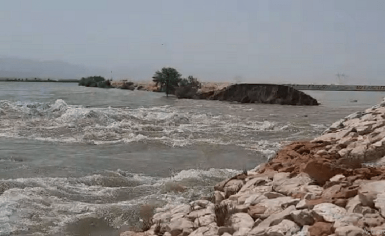 Efforts continue to save Sehwan, Bhan Syedabad from further deluge; water-level in Manchhar Lake decreases - Pakistan - Vimarsana News