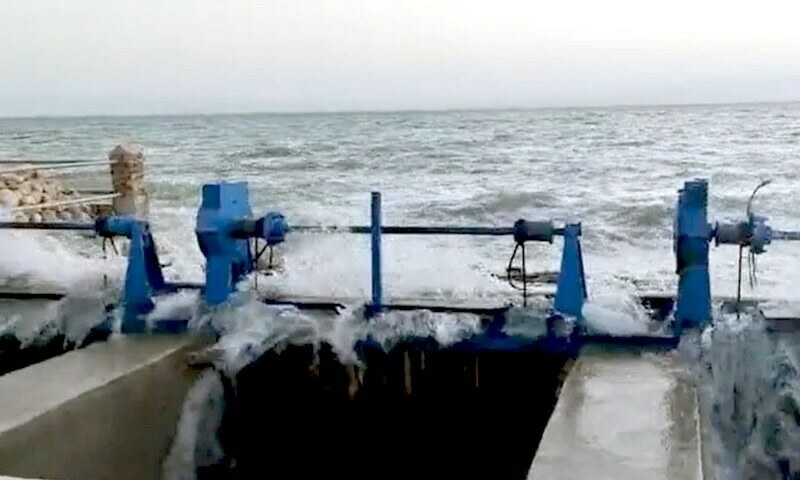 Cut made to release water pressure in Manchhar Lake - Pakistan - Vimarsana News