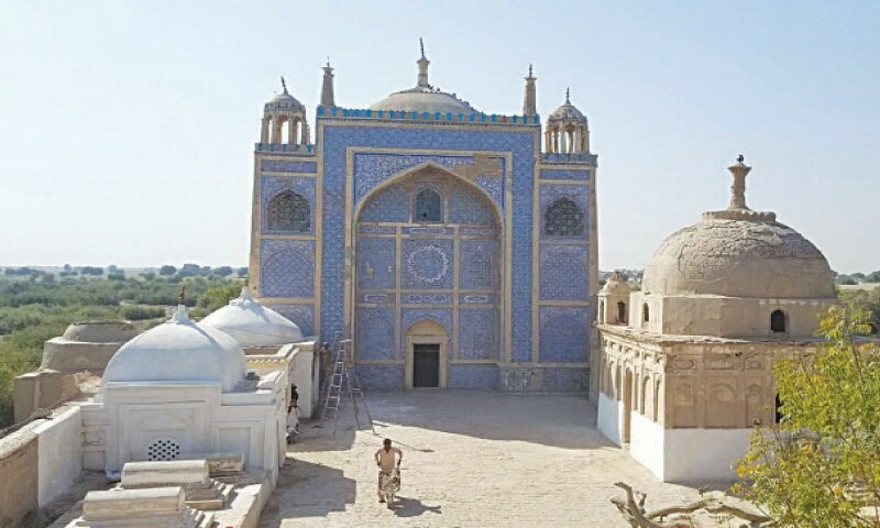 Floodwaters find their way to Dadu's Kalhora graveyard - Newspaper - Vimarsana News