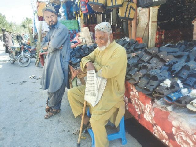 A hawker's twilight years mirror newspapers' slump - Pakistan - Vimarsana News