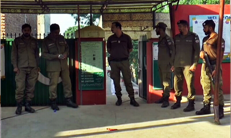 Tempers flare at Peshawar polling station as voting continues for 8 NA, 3 Punjab Assembly seats - Pakistan - Vimarsana News