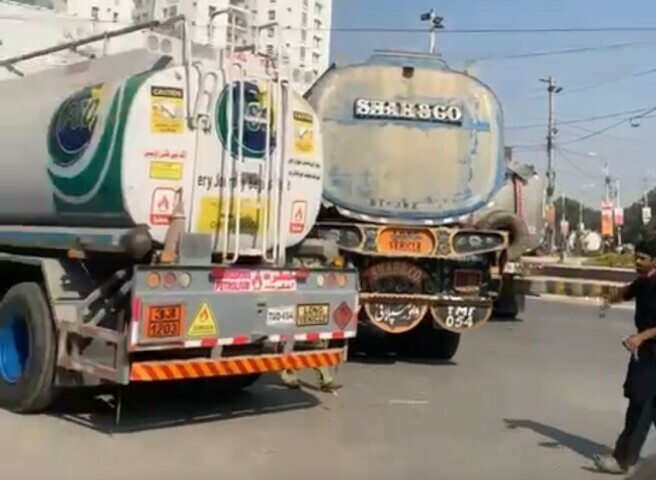 Oil tankers association protests outside Bilawal House against colleague's kidnapping - Pakistan - Vimarsana News