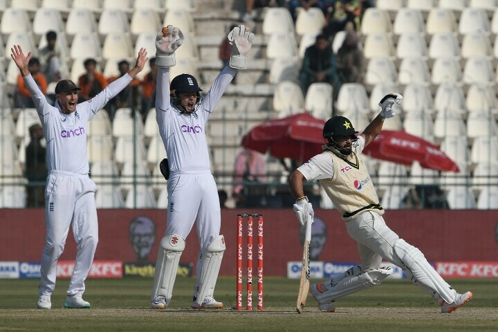 Mark Wood strikes twice as England close on win in second Pakistan Test - Sport - Vimarsana News