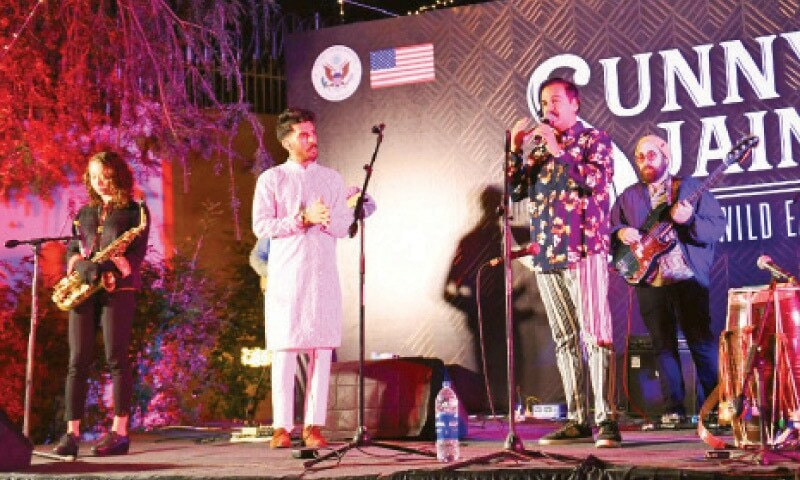 American band's performance energises audience - Newspaper - Vimarsana News
