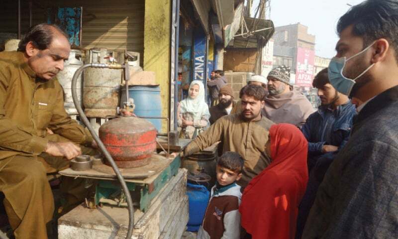 Pipeline fire disrupts gas supply to parts of Peshawar - Pakistan - Vimarsana News