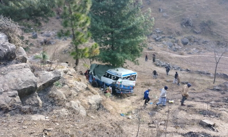 Five killed, 3 injured as coach plunges into ditch in Muzaffarabad - Pakistan - Vimarsana News