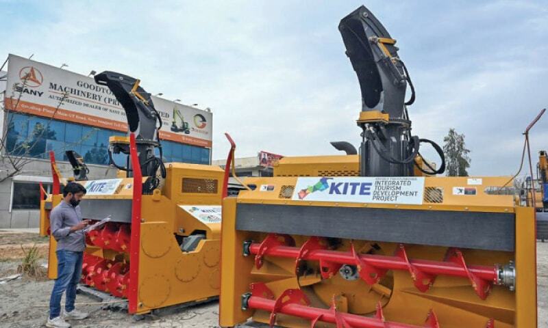 Snowploughs, solid waste machinery delivered - Newspaper - Vimarsana News