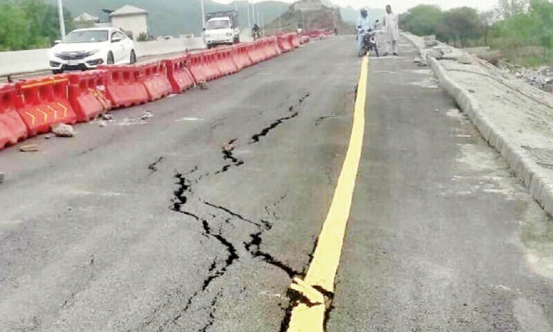 CDA chief summoned to explain cracks in Islamabad's newly-built Margalla Avenue - Pakistan - Vimarsana News