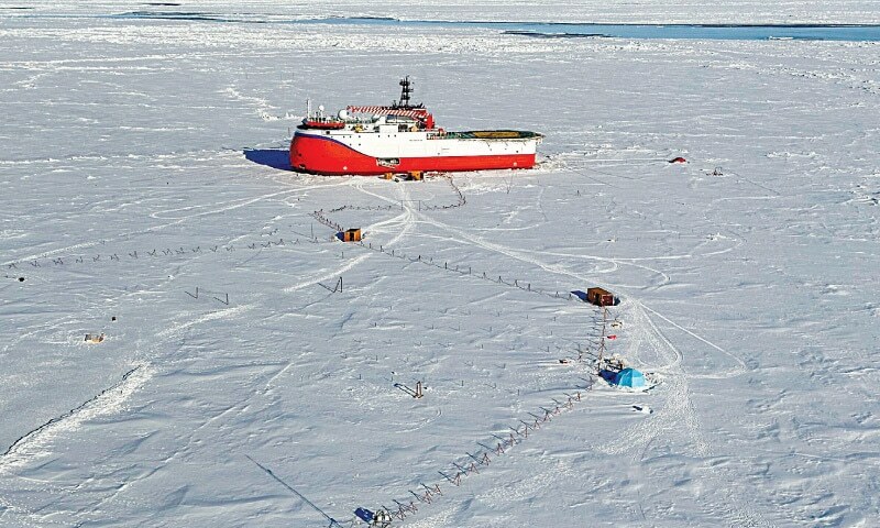 Norway rescues Russian by helicopter near North Pole - World - DAWN.COM