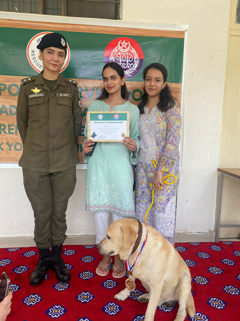 ٹائگر کو گود لینے والی فیملی