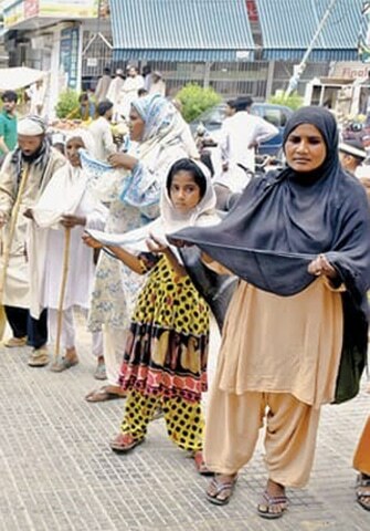 Disparity marks the begging trends - Newspaper - DAWN.COM