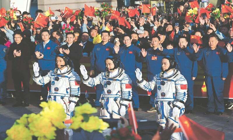China launches new mission to space station - Newspaper - DAWN.COM