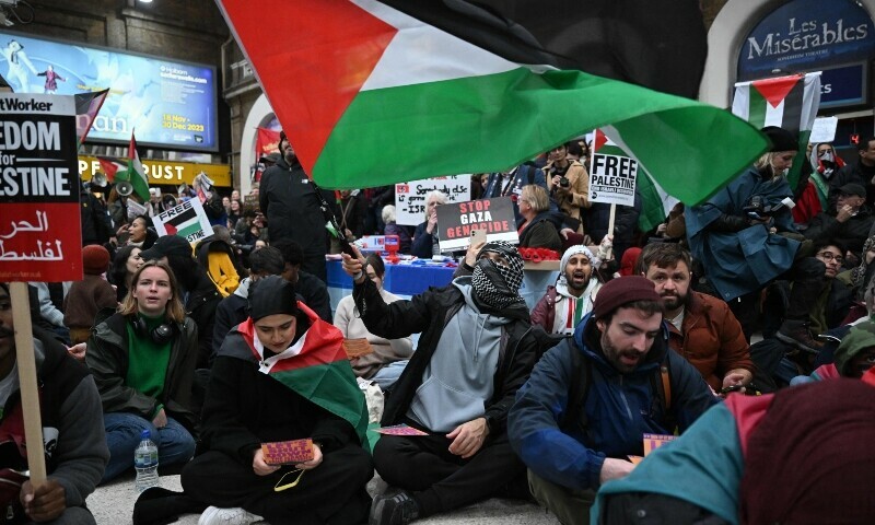 Thousands attend London pro-Palestinian rally - World - DAWN.COM