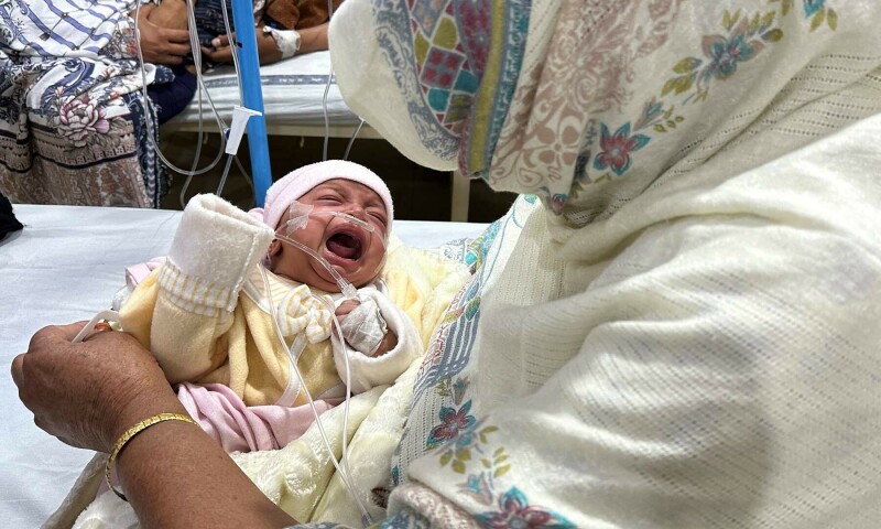 Soaring pollution in Lahore fills wards with sick children