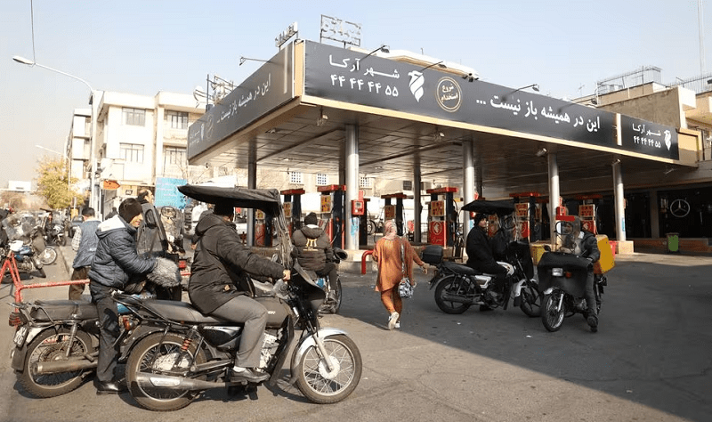About 570 of 8,338 UK petrol stations have submitted no live prices to Fuel Finder; most others are reporting