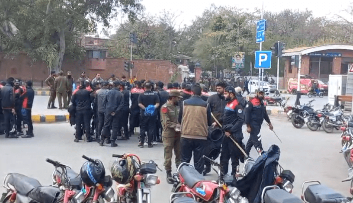  Police deployed in Lahore &mdash; via Mian Shoaib 