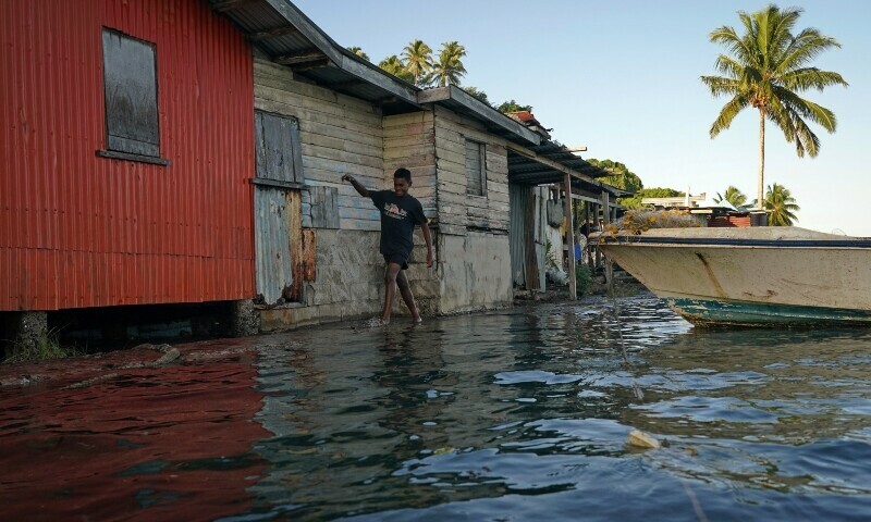 ‘Business as usual’ will flood Pacific islands, warns Nasa