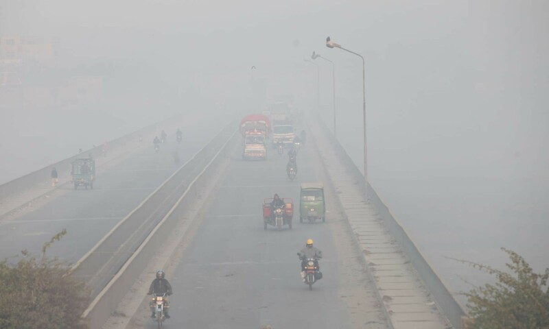 بھارت سے آنے والی ہوا سے لاہور کی فضا انتہائی مضر صحت، ایئرکوالٹی انڈیکس ایک ہزار ہوگیا