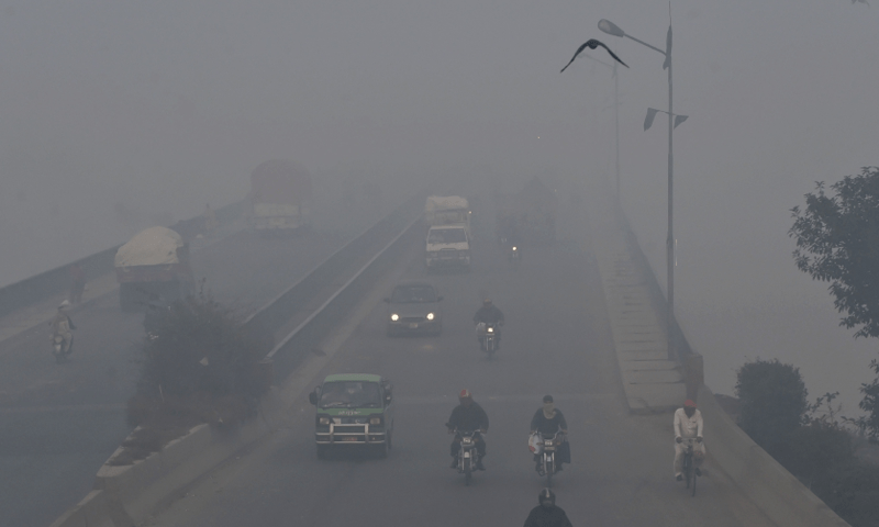 اسموگ تدارک کیس: حکومت اعلان کرے زرعی زمین پر ہاؤسنگ سوسائٹی نہ بنائی جائیں، جسٹس شاہد کریم