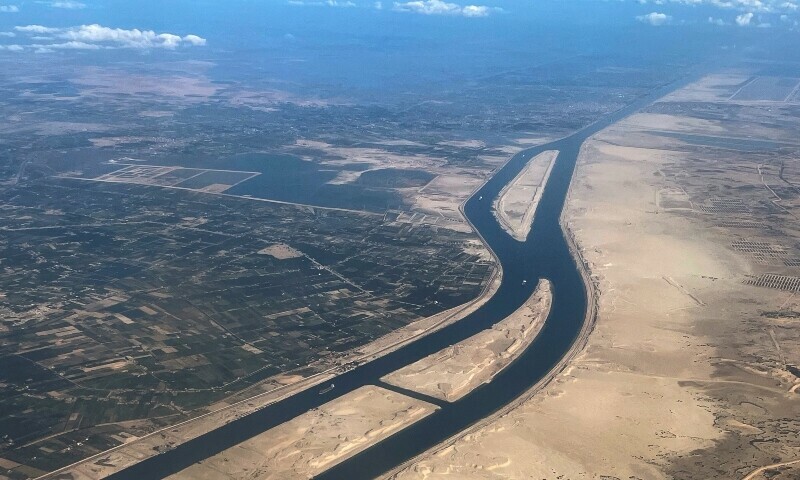 Egypt tests new extension of the Suez Canal