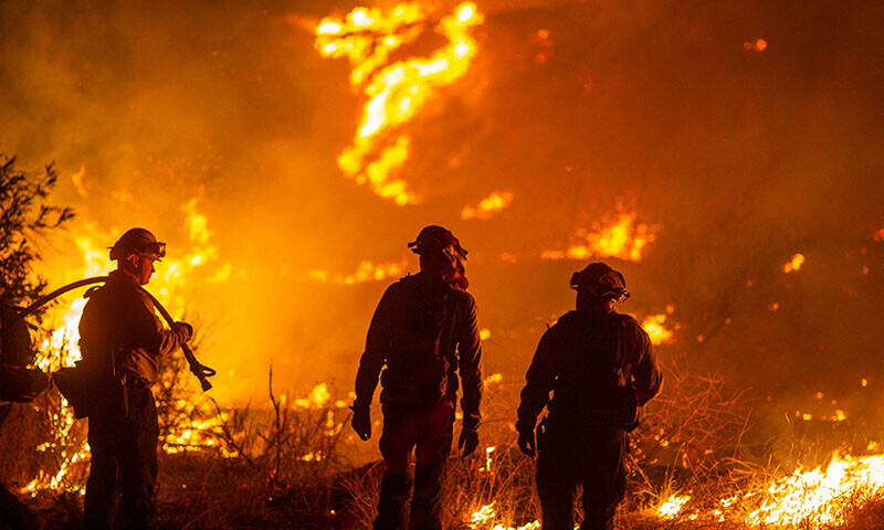 Mass evacuations after explosive new fire erupts near Los Angeles ...
