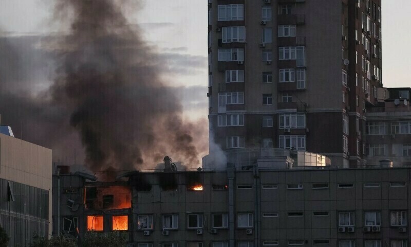 Russian drone barrage kills eight in Ukraine