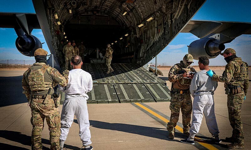 US starts flying detained migrants to Guantanamo