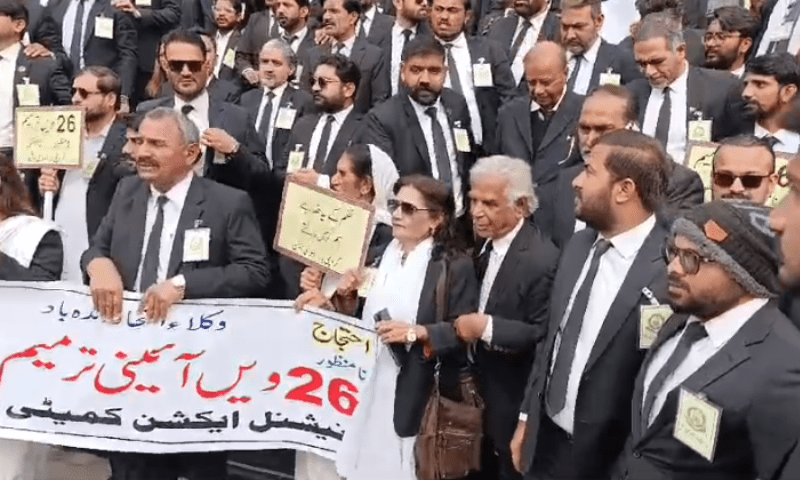 Lawyers stage protests in Islamabad as JCP moot set to choose 8 SC judges