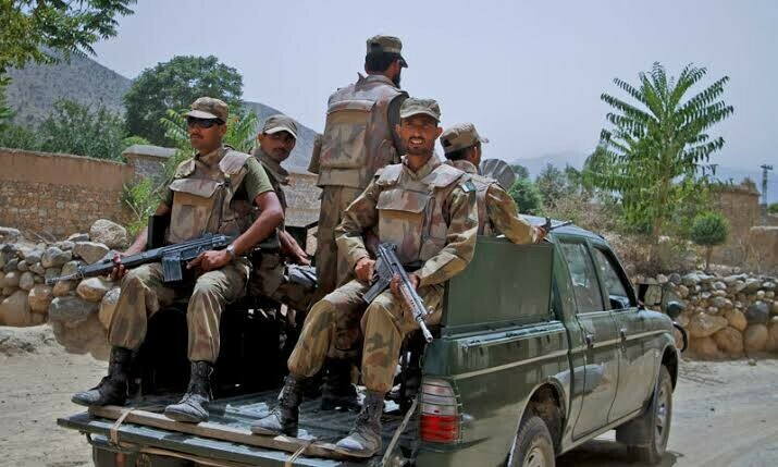 Four security men martyred in Balochistan attacks