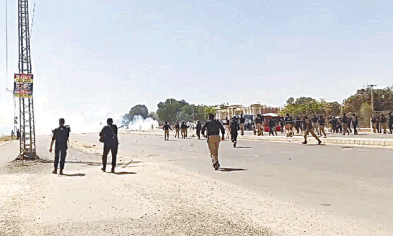 Many injured as Jamshoro police use force to quell students’ protest against canals project