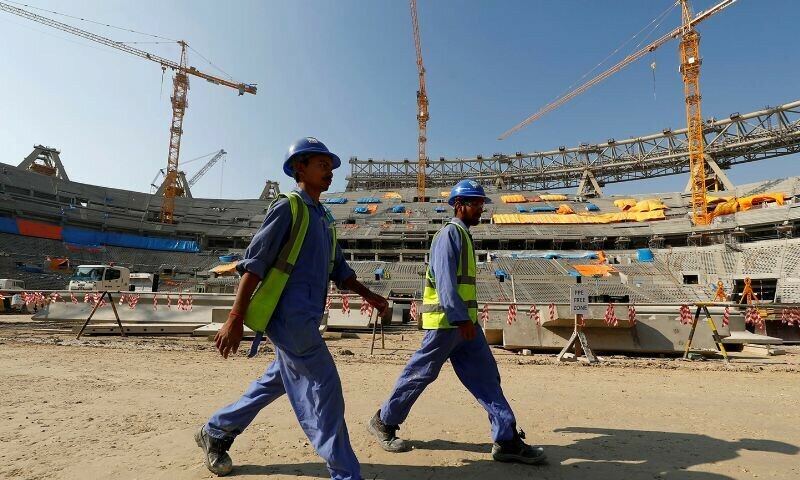 کفالہ سسٹم تارکینِ وطن ملازمین کے لیے مشکلات کا باعث بنتا ہے—تصویر: رائٹرز