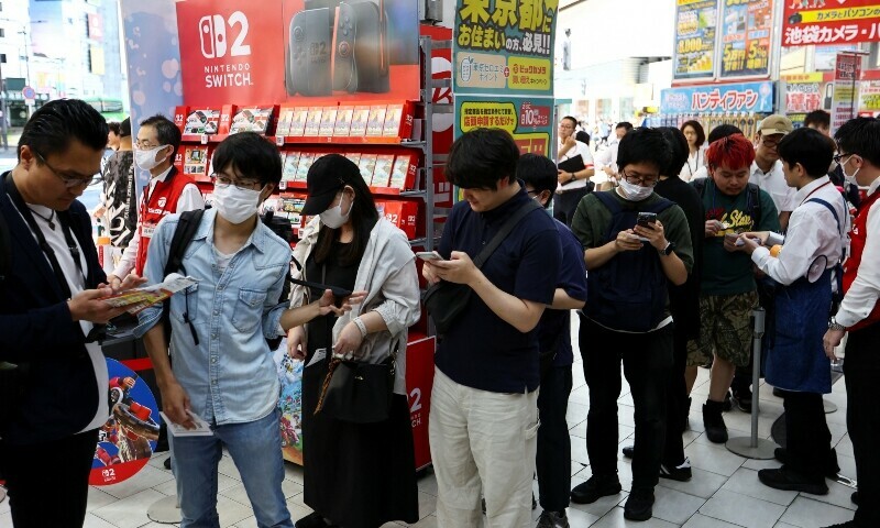 Gamers line up for Nintendo Switch 2 on launch day - World - DAWN.COM