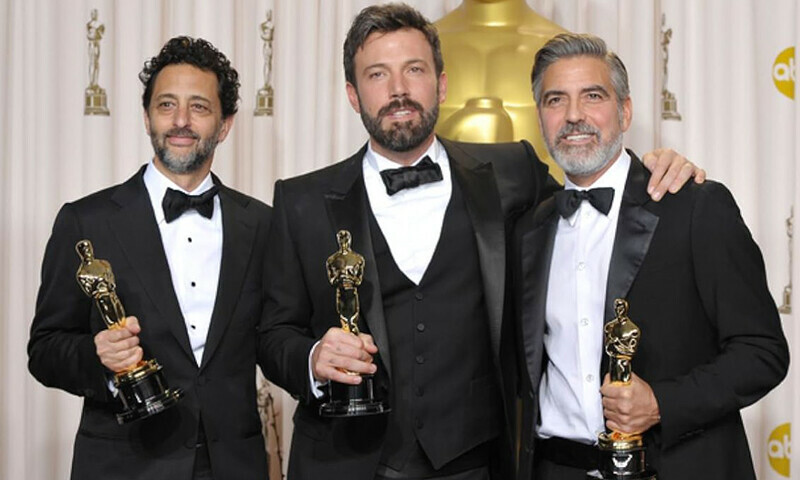 اداکار اور ہدایتکار بین ایفلک نے اپنی فلم آرگو پر آسکر ایوارڈ جیتا—ایکس