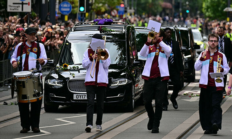 Thousands honour Ozzy Osbourne at UK hometown funeral procession