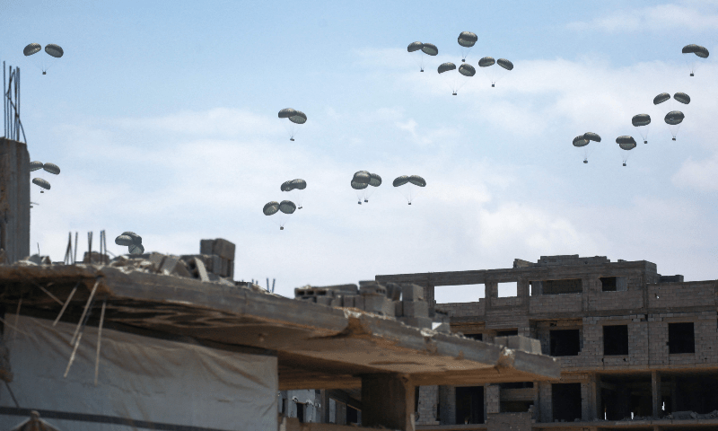  A picture taken in northern Gaza&rsquo;s Jabalia shows aid parcels parachuted down following an airdrop above the Israel-besieged Palestinian territory on August 1, 2025. &mdash; AFP 