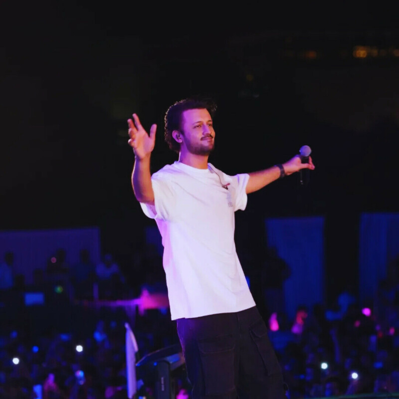 Atif Aslam performs at packed Independence Day concert in Karachi