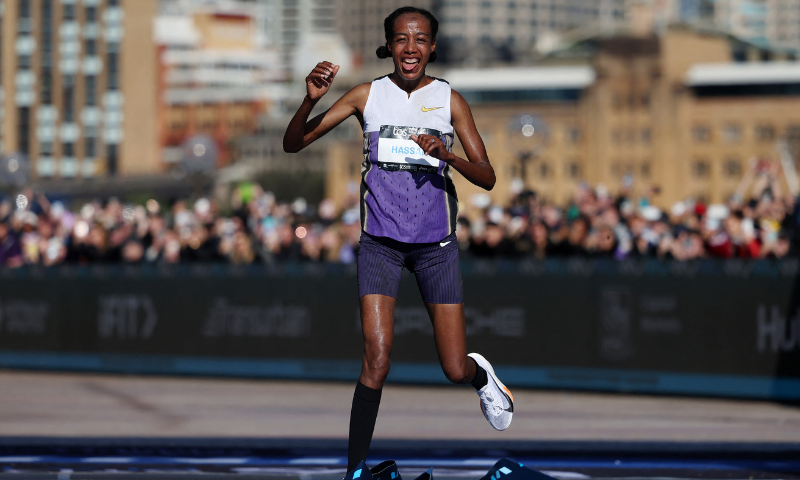 Olympic champion Sivan Hassan and Hailemaryam Kiros take honours in new era at Sydney Marathon