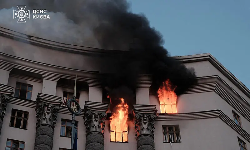 Russia hits Ukraine govt offices in war’s biggest air attack