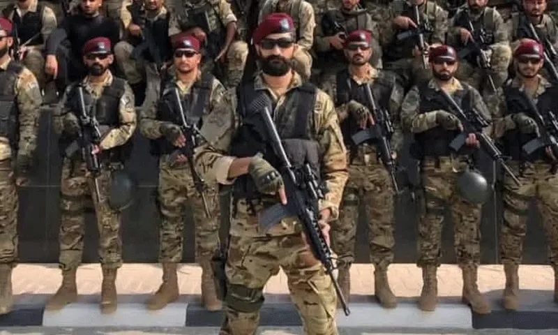 بنوں حملے میں شہید ہونے والے میجرعدنان سے متعلق سابق جنرل آصف غفور کا ٹوئٹ وائرل