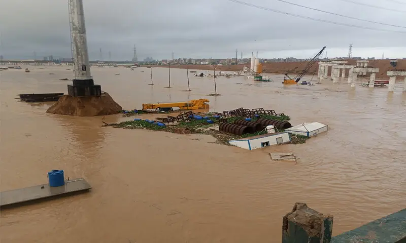 کراچی میں سیلابی صورتحال، 8 اموات، ملیر اور لیاری کی ندیاں دریاؤں میں تبدیل، فوج طلب