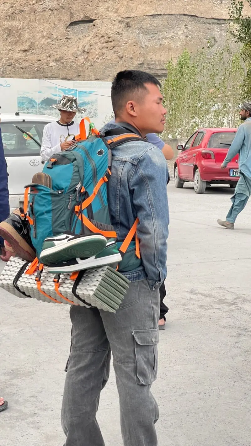  A stranded Chinese national after protesters blocked Khunjerab Pass Immigration Office’s entry and exit points on the Pakistan-China border on Sept 9, 2025. — via Jamil Nagri
